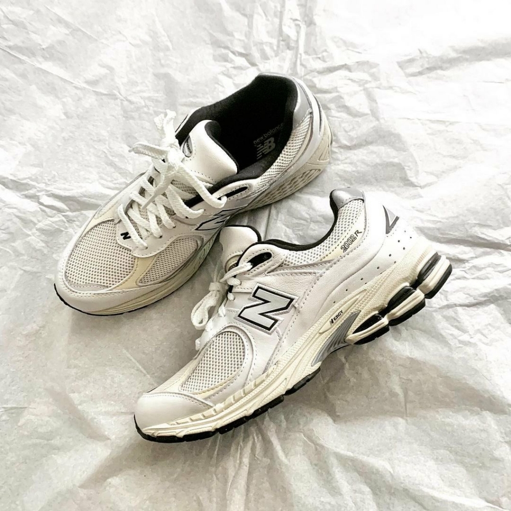 NEW BALANCE 2002R WHITE ATLAS LEMON HAZE - M8/W9.5